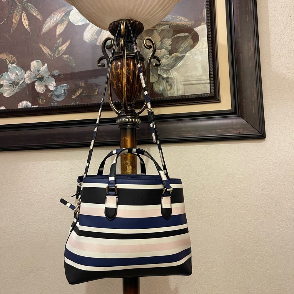 Kate Spade please check all picture of condition - Picture 4 of 17